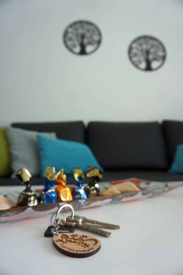 Blue Ocean Corralejo: Sunny Terrace, Pool, Wifi Apartment Bagian luar foto